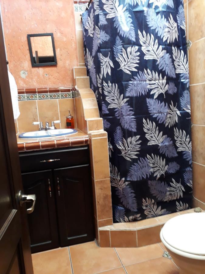 Hotel La Casita De Roca Антигуа-Гватемала Экстерьер фото